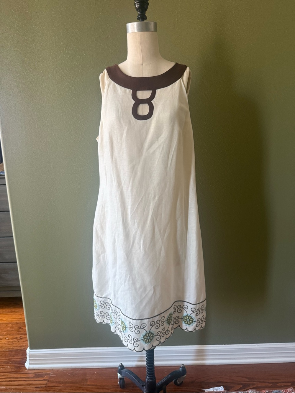 Jessica Howard Cream and Black Lined Dress Label